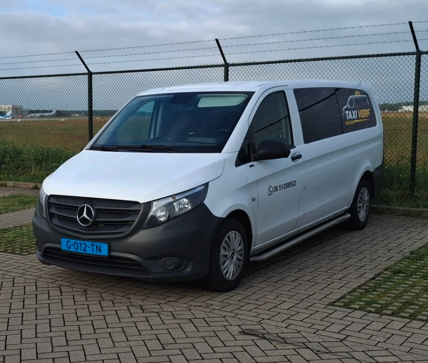 Witte Mercedes-Benz Vito taxi van Eelco Verf